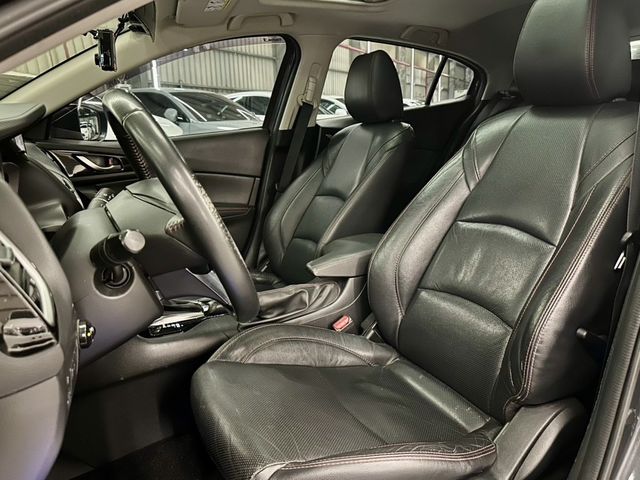 MAZDA馬自達 MAZDA 3  第7張相片