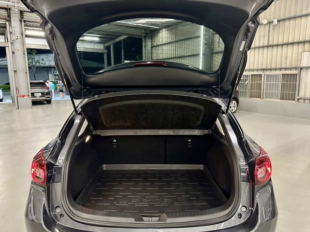 MAZDA馬自達 MAZDA 3  第19張相片