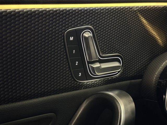 M-BENZ賓士 CLA200  第11張相片