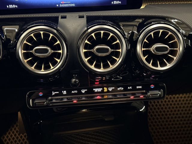 M-BENZ賓士 CLA200  第12張相片