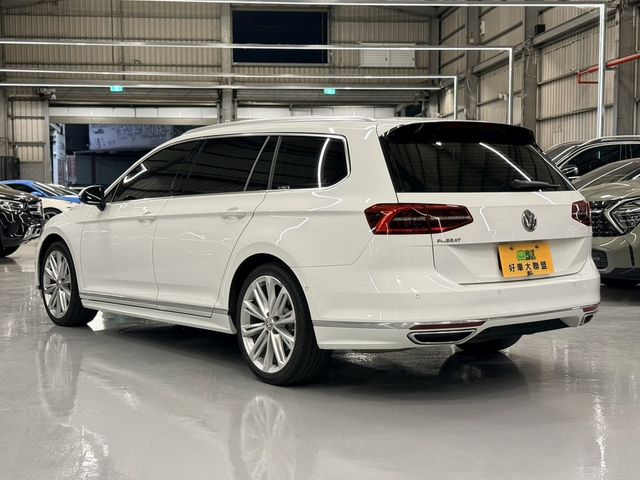 VOLKSWAGEN福斯 PASSAT VARIANT  第6張相片