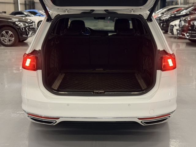 VOLKSWAGEN福斯 PASSAT VARIANT  第19張相片