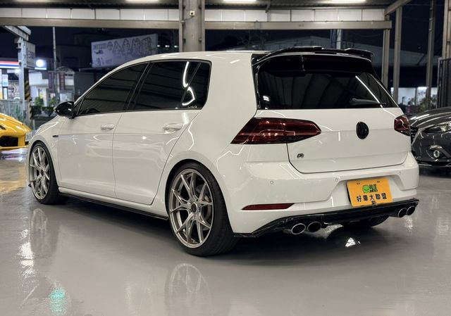 VOLKSWAGEN福斯 GOLF R  第6張相片