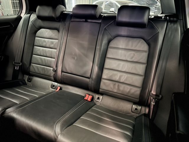 VOLKSWAGEN福斯 GOLF R  第8張相片