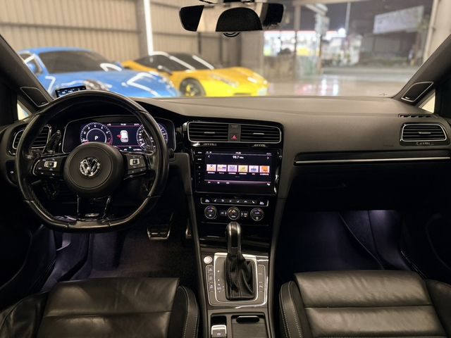 VOLKSWAGEN福斯 GOLF R  第10張相片