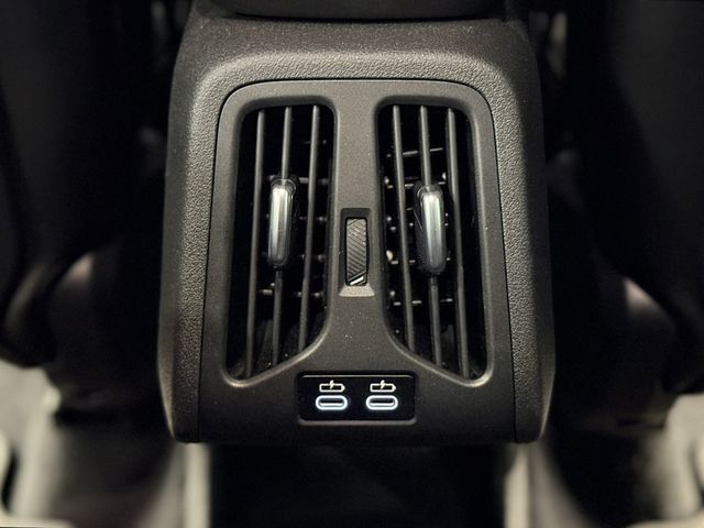 BMW寶馬 220I  第16張相片