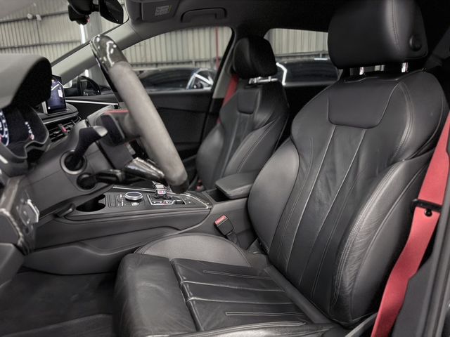 AUDI奧迪 A4 AVANT  第7張相片