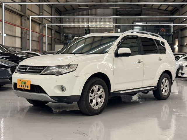 MITSUBISHI三菱 OUTLANDER  第1張相片