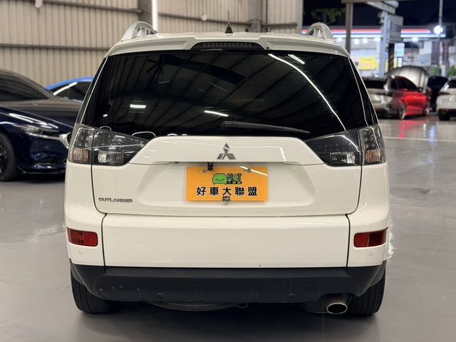 MITSUBISHI三菱 OUTLANDER  第4張相片