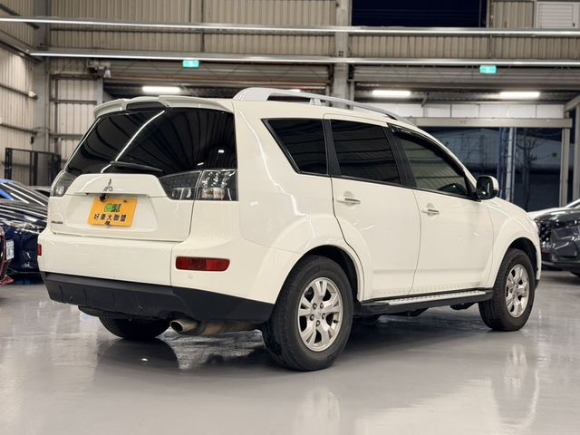MITSUBISHI三菱 OUTLANDER  第5張相片