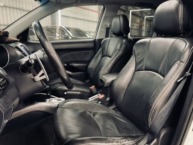 MITSUBISHI三菱 OUTLANDER  第7張相片