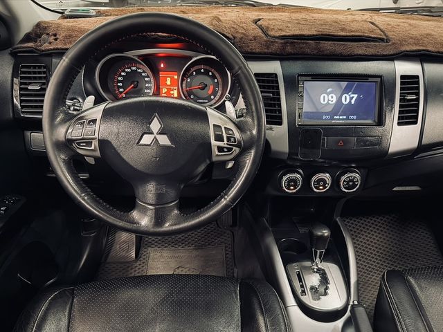 MITSUBISHI三菱 OUTLANDER  第9張相片