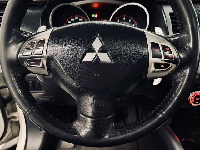 MITSUBISHI三菱 OUTLANDER  第14張相片