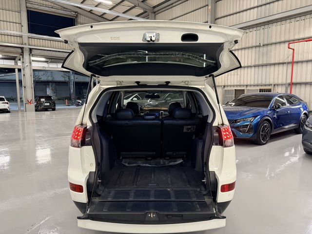 MITSUBISHI三菱 OUTLANDER  第19張相片
