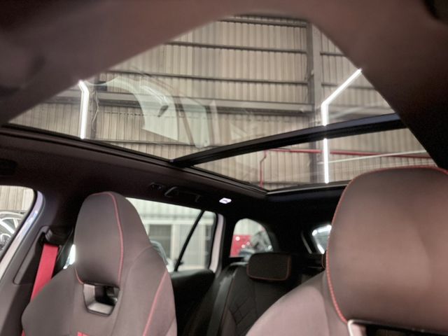 SKODA司科達 OCTAVIA COMBI  第18張相片