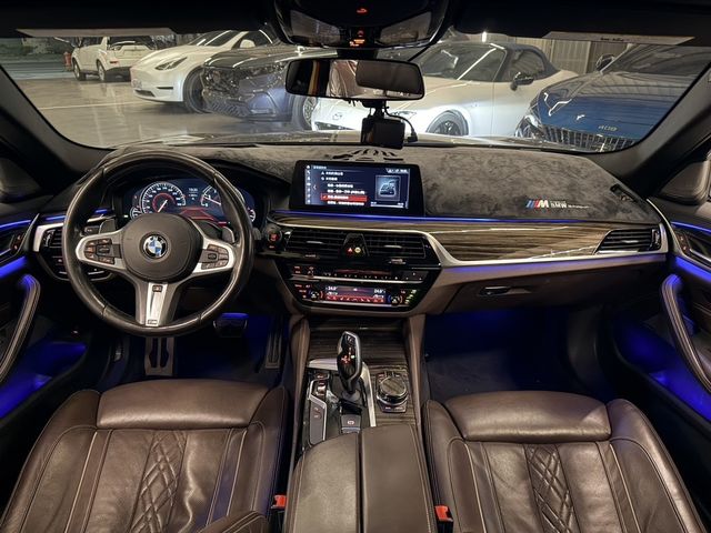 BMW寶馬 540I  第10張相片