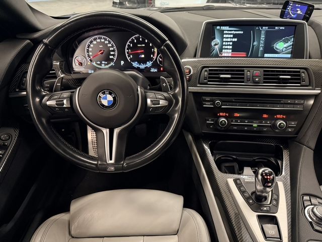 BMW寶馬 M6 COUPE  第9張相片
