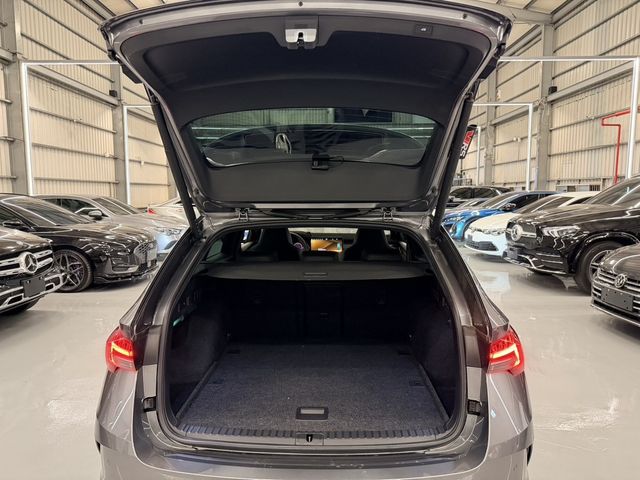 SKODA司科達 OCTAVIA COMBI  第19張相片