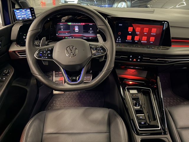VOLKSWAGEN福斯 GOLF R  第9張相片