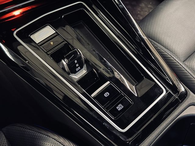 VOLKSWAGEN福斯 GOLF R  第13張相片