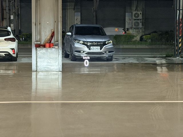 VOLKSWAGEN福斯 GOLF R  第15張相片