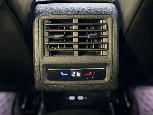 VOLKSWAGEN福斯 GOLF R  第17張相片