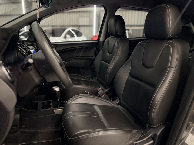 MITSUBISHI三菱 COLT PLUS  第3張相片