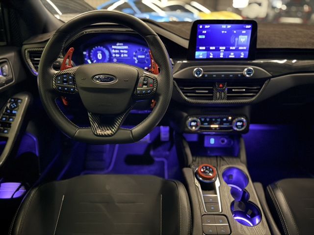 FORD福特 FOCUS ST  第9張相片