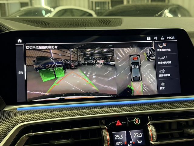 BMW寶馬 X6 M  第11張相片