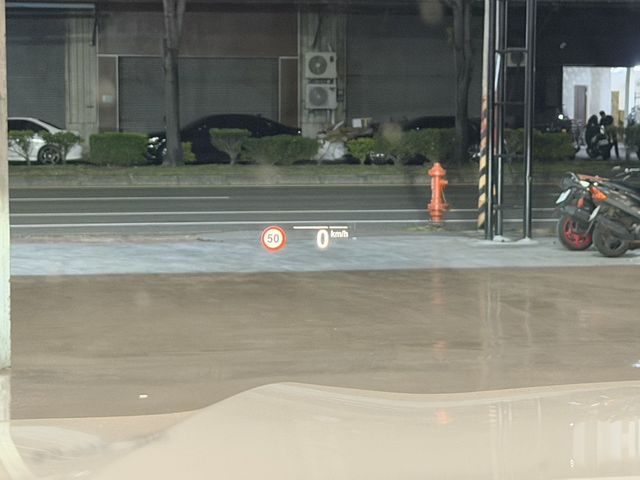 BMW寶馬 X6 M  第16張相片