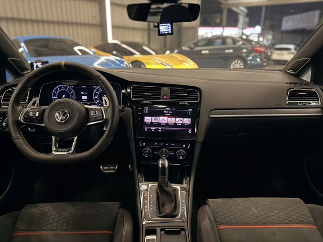 VOLKSWAGEN福斯 GOLF GTI  第10張相片
