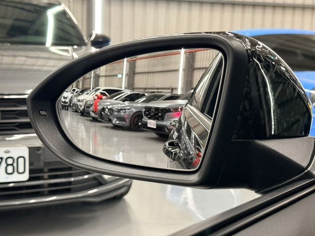 VOLKSWAGEN福斯 GOLF GTI  第18張相片