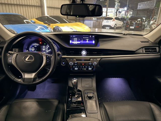 LEXUS凌志 ES300H  第10張相片