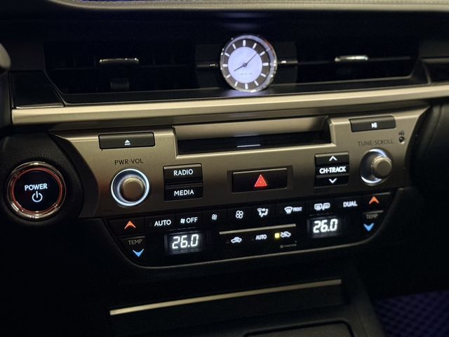 LEXUS凌志 ES300H  第12張相片