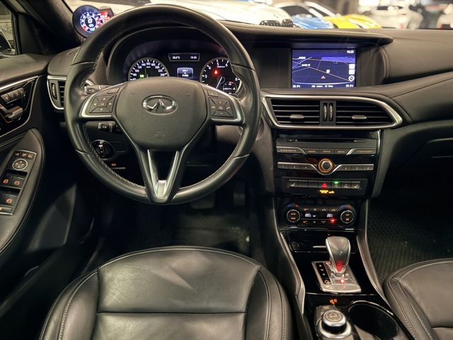 INFINITI無限 Q30  第9張相片