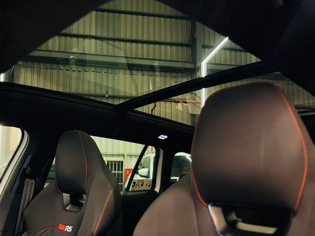 SKODA司科達 OCTAVIA COMBI  第14張相片