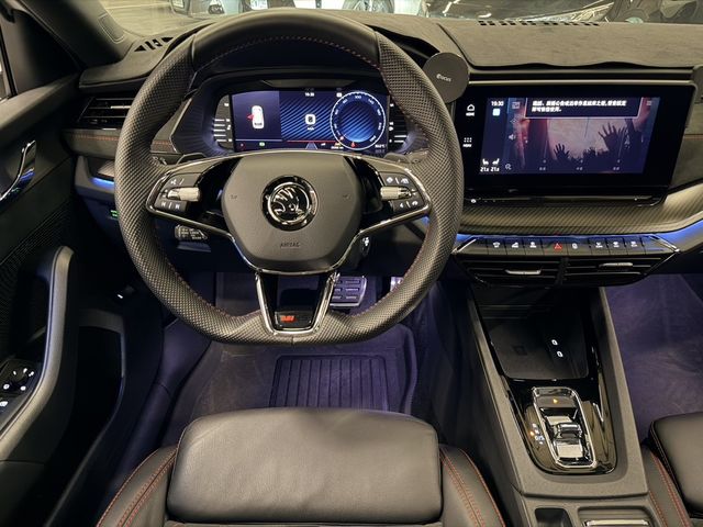 SKODA司科達 OCTAVIA COMBI  第9張相片