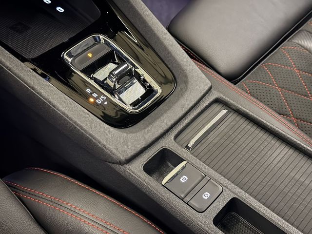 SKODA司科達 OCTAVIA COMBI  第13張相片