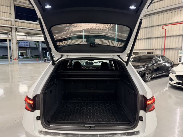 SKODA司科達 SUPERB COMBI  第19張相片
