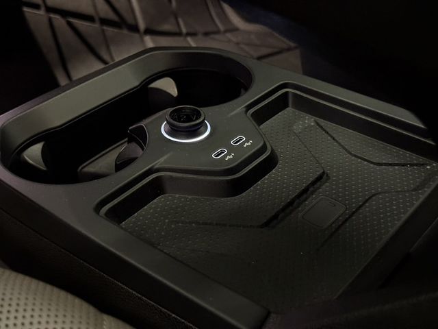 BMW寶馬 IX XDRIVE40  第14張相片