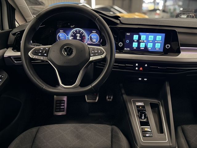 VOLKSWAGEN福斯 GOLF  第9張相片