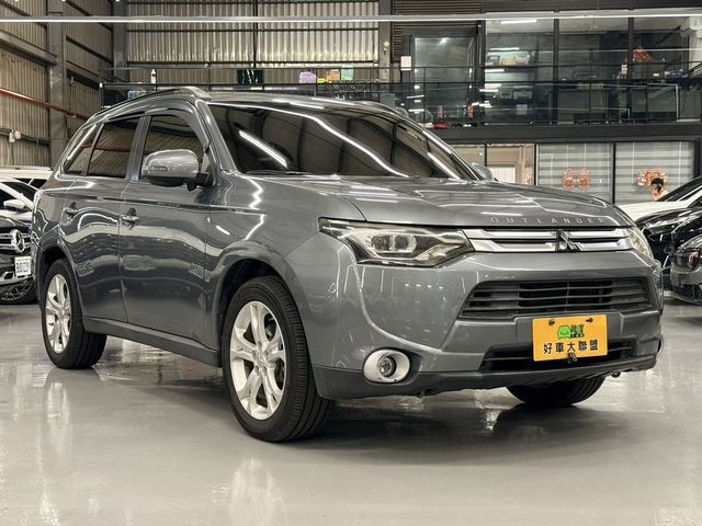 MITSUBISHI三菱 OUTLANDER  第2張相片