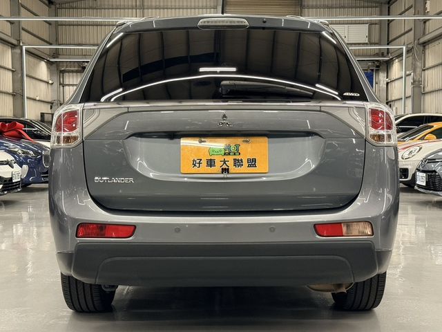 MITSUBISHI三菱 OUTLANDER  第4張相片