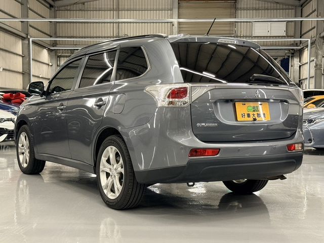 MITSUBISHI三菱 OUTLANDER  第6張相片