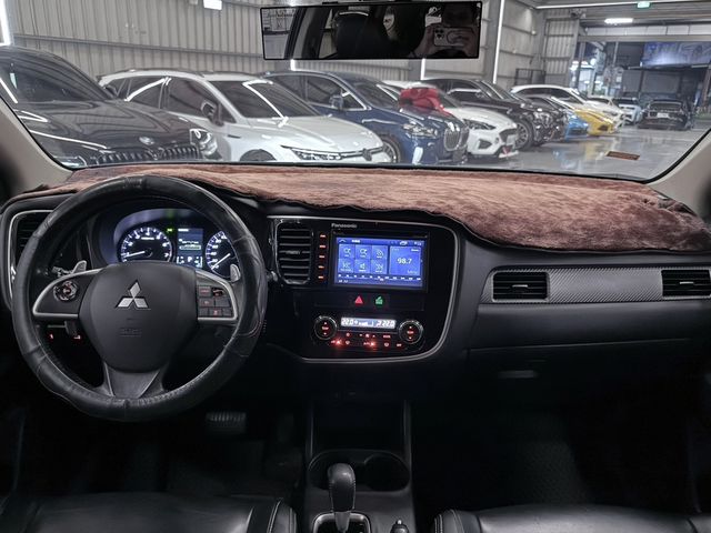 MITSUBISHI三菱 OUTLANDER  第11張相片