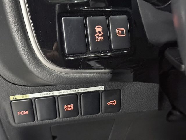 MITSUBISHI三菱 OUTLANDER  第16張相片