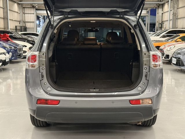 MITSUBISHI三菱 OUTLANDER  第19張相片