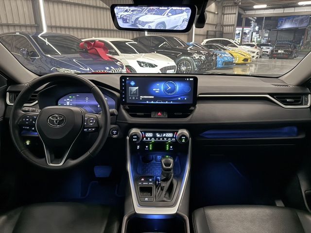 TOYOTA豐田 RAV4  第10張相片