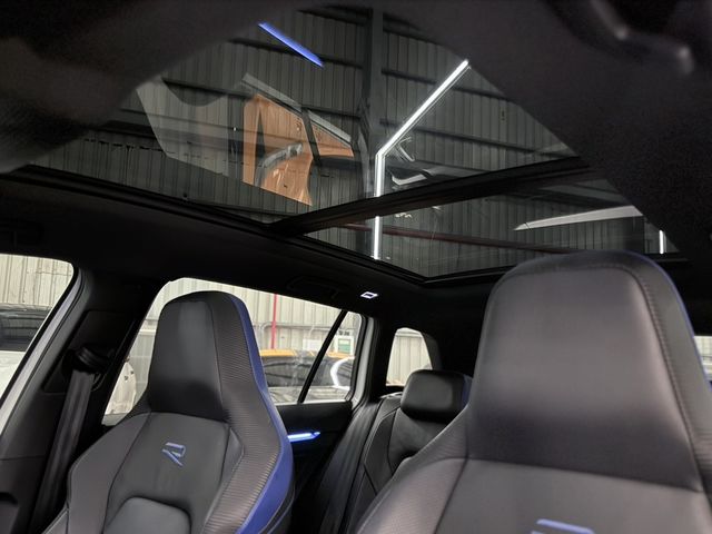 VOLKSWAGEN福斯 GOLF VARIANT  第15張相片