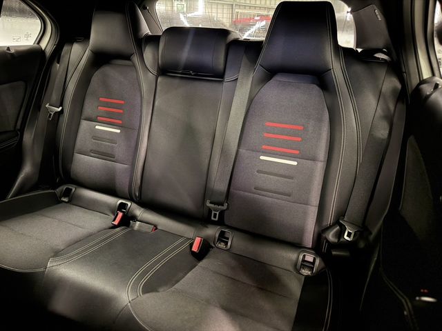 M-BENZ賓士 A180  第8張相片